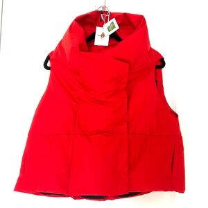 NWT Pretty Rugged Red waterproof Puffer vest women’s small/medium